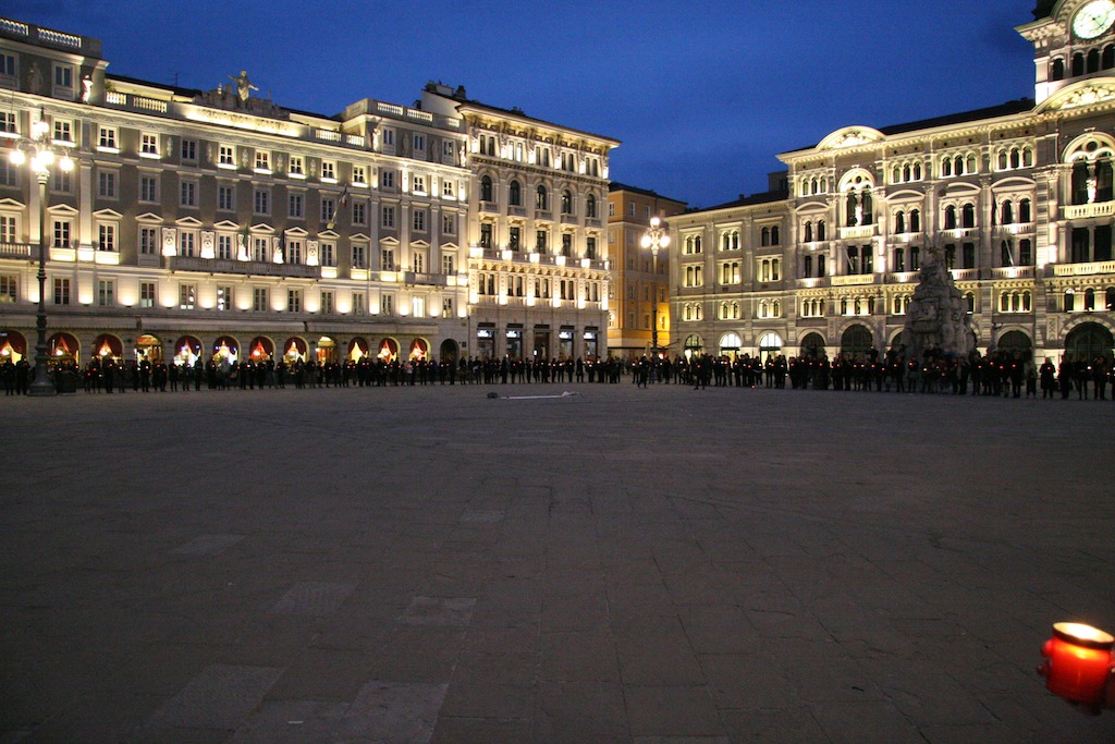 gal/Flash_mob_a_Trieste_23_04.2015/4IMG_6100.JPG