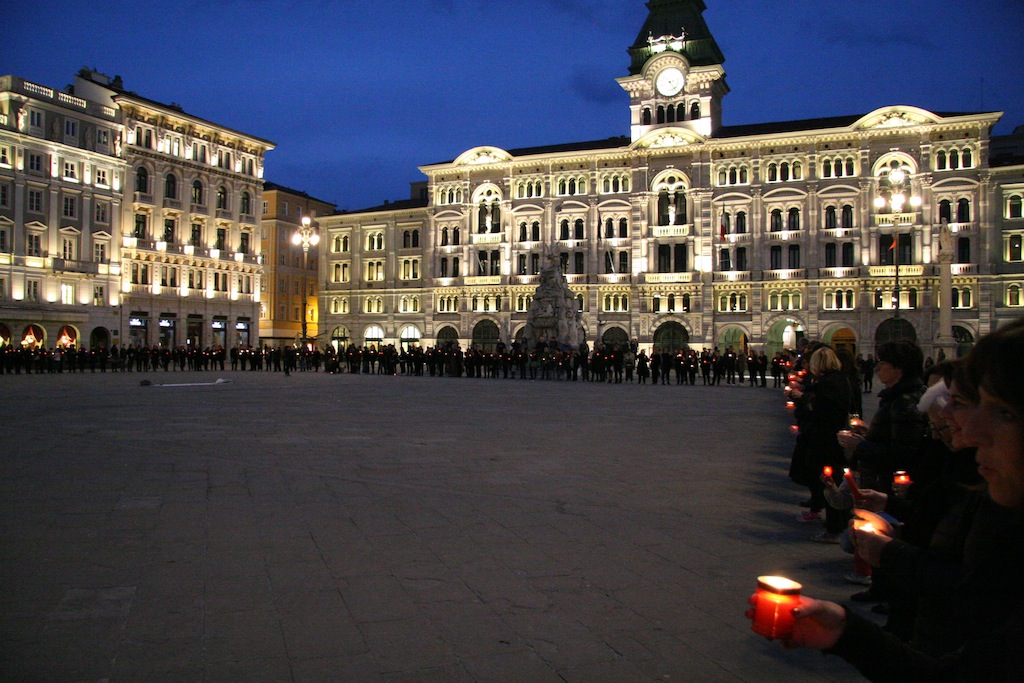 gal/Flash_mob_a_Trieste_23_04.2015/5IMG_6102.JPG