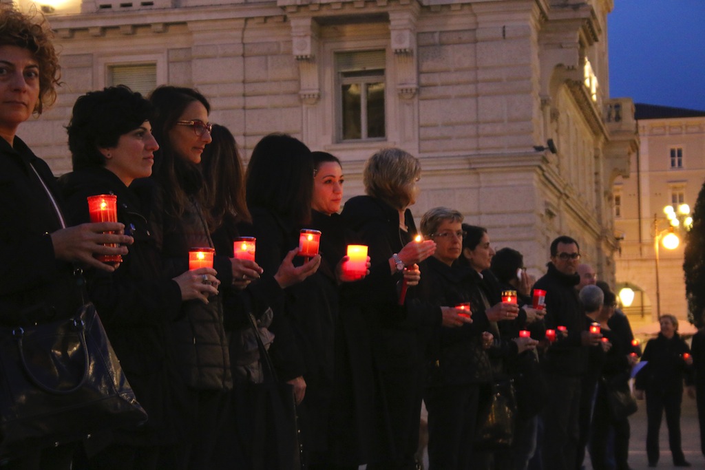 gal/Flash_mob_a_Trieste_23_04.2015/IMG_0927.JPG